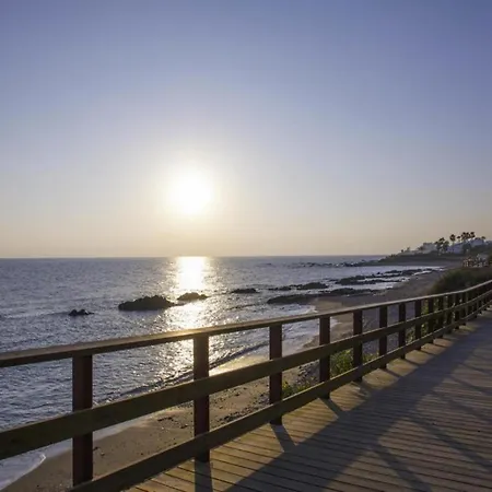 Calalucia Sea View Apartment Sitio de Calahonda